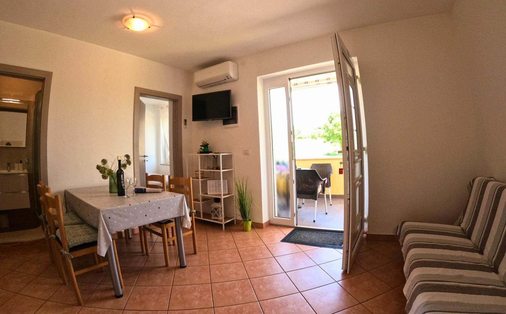 Apartments Goltes Ловречиця Екстер'єр фото